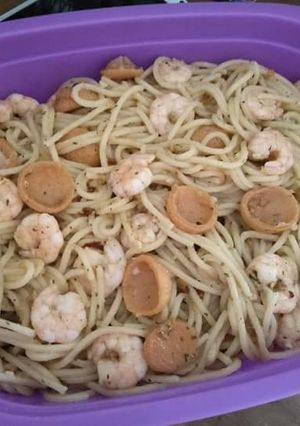 Foto resep Spaghetti Aglio Olio With Shrimp & Sausage (simple)