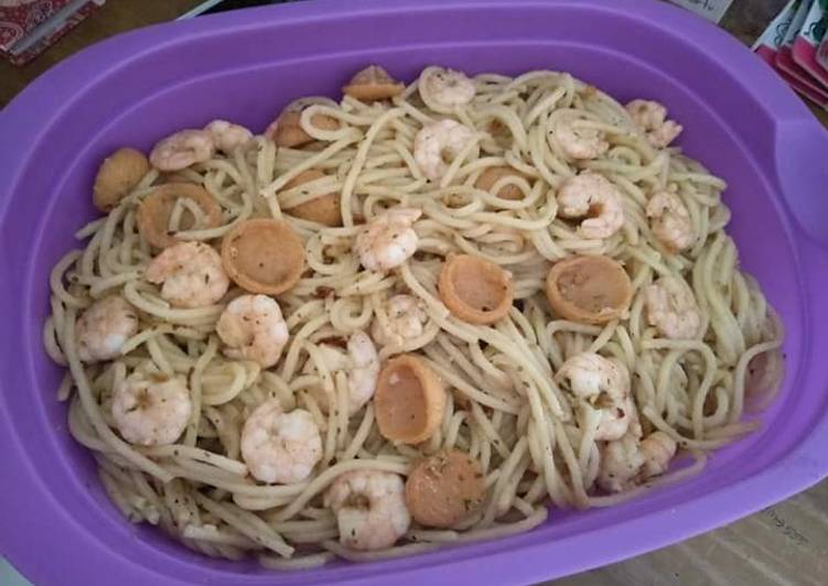 Resep Spaghetti Aglio Olio With Shrimp &amp; Sausage (simple), Enak