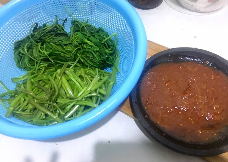 Resep Kangkung Rebus dan Sambal Petis Anti Gagal