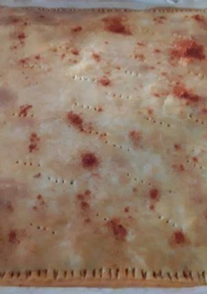 Una foto de Empanada de patatas bravas