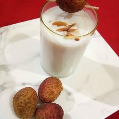 A picture of Litchi milk shake.