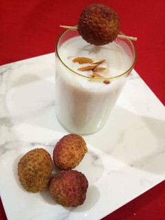 A picture of Litchi milk shake.