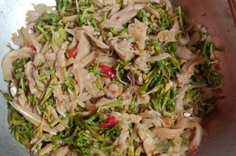 Bagaimana Menyiapkan Oseng kembang pepaya dan jamur, Lezat Sekali