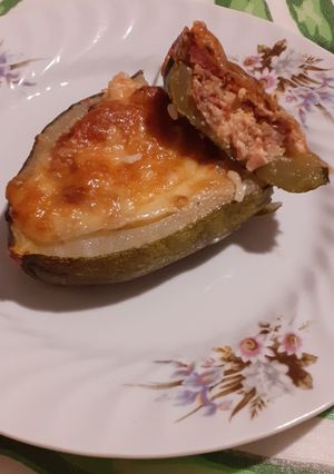 Juhtúróval töltött cukkini recept fotója