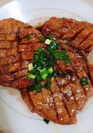 Hình của món Sườn non rim nước tương.