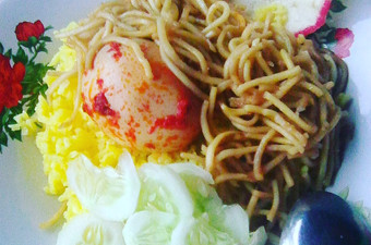 Resep Naskun,dg telor bumbu merah dan mie goreng Bunda Pasti Bisa