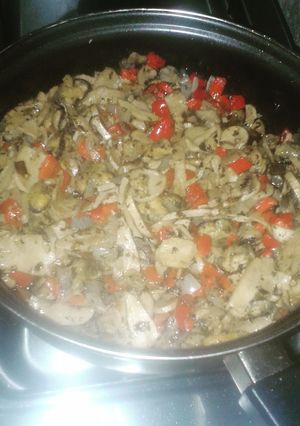 Una foto de Mejillones con champiñones y pasta