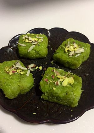 A picture of Lauki burfi.
