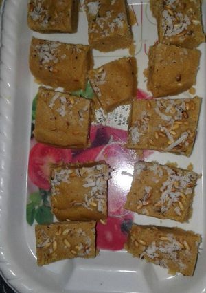 बेसन मावा बर्फी (Besan mawa Barfi recipe in hindi) रेसिपी मुख्य फोटो