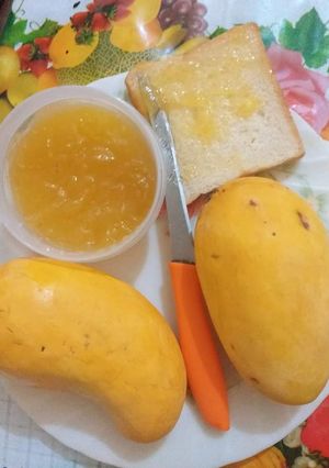 A picture of Mango jam.
