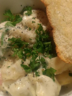 A picture of Tortellini in Garlic Cream.