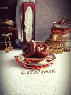 मावा जलेबी (mawa jalebi recipe in Hindi) रेसिपी मुख्य फोटो