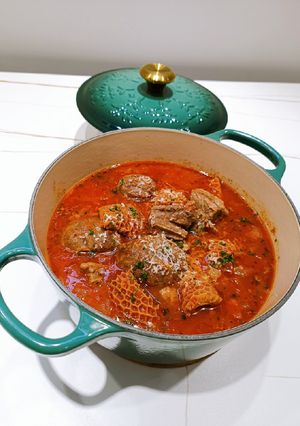 義大利風味燉牛肉(LE CREUSET法國琺瑯鑄鐵圓鍋) 的食譜成品照片