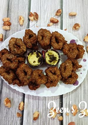 A picture of Jackfruit Seeds Medu Vadas.