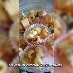 A picture of Popiah White Chocolate Mix with Almond.