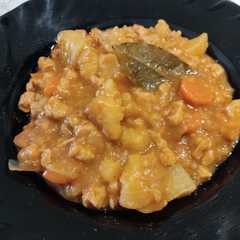 Una foto de Guiso de soja texturizada con mango y curry