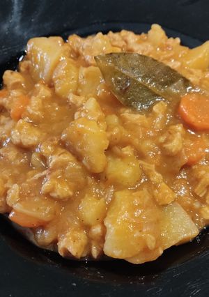 Una foto de Guiso de soja texturizada con mango y curry