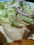 MERLUZA Hervida con Pepino y Cebolla al Alioli...!