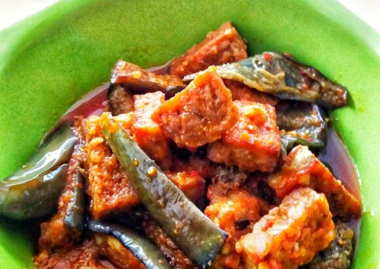 Terong dan Tempe Kuah Santan Pedas