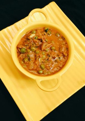 मशरूम मटर मसाला (Mushroom matar masala recipe in Hindi) रेसिपी मुख्य फोटो