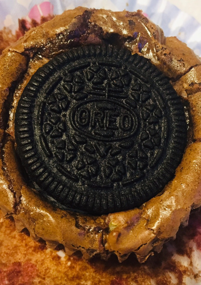 Una foto de Cupcakes de brownie con oreos! 🍫 🧁
