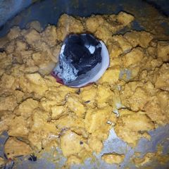A picture of Smoked chicken tikka chunks.