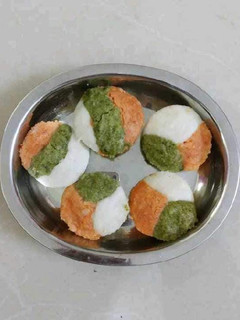 கலர் இட்லி செய்முறை முக்கிய புகைப்படம்