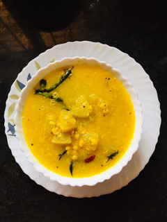 கேரளாஸ்டைல்பருப்பு சுரைக்காய்(kerala style koottu recipe in tamil) செய்முறை முக்கிய புகைப்படம்