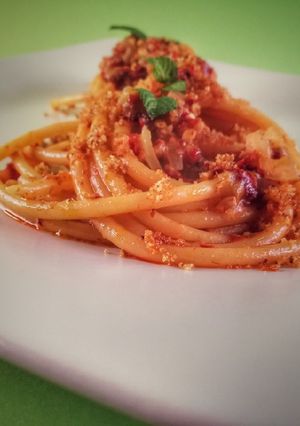 Foto di Bucatini con ndujia, pan grattato e menta 😊❤️❤️👩🍳