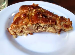 Una foto de Tarta de Manzana con Nueces al estilo Sueco - Äppelpaj med nötfyllning