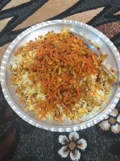 عکسی از دستور هویج پلو با مرغ ریش شده