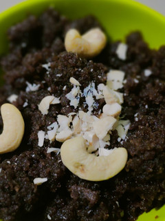 રાગી નો શીરો(Ragi Shira Recipe In Gujarati,) રેસીપી મુખ્ય ફોટો