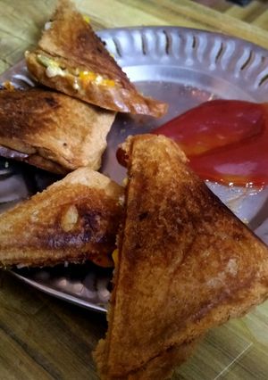 A picture of Veg mayo sandwich.