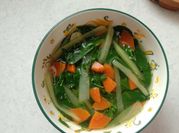 Gambar sayur bening daun kelor wortel