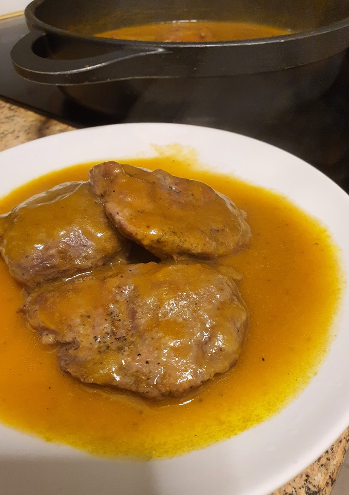 Una foto de Carrillera de cerdo en salsa con toque de frambuesa