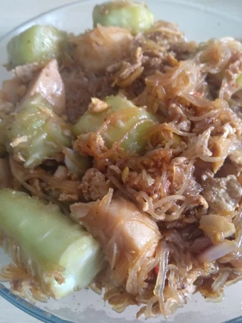 Cara Gampang Membikin Resep Tumis Soun toping Oyong Baso Ikan yang Uenak Anti Ribet, Uenak Banget