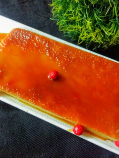 कैरेमल कस्टर्ड पुडिंग (Caramel custard pudding recipe in Hindi) रेसिपी मुख्य फोटो