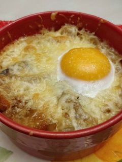 A picture of French Onion Soup (Gratinée).