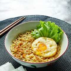 🍜Mie Instan Telor Mata Sapi রেসিপির প্রধান ছবি