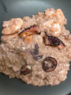 Una foto de Risotto con pulpo y gambones buenísimo