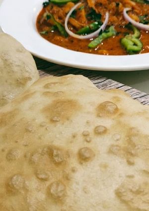 ભટુરે (Bhature Recipe In Gujarati) રેસીપી મુખ્ય ફોટો