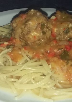 Una foto de Albóndigas con salsa