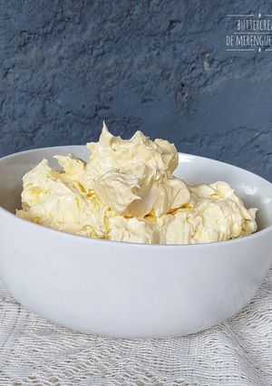 Una foto de Buttercream de merengue Suizo