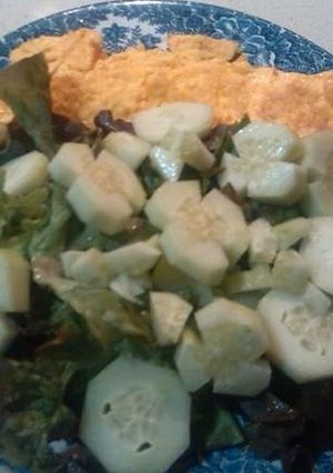 Foto principal de Ensalada con tortilla de yema