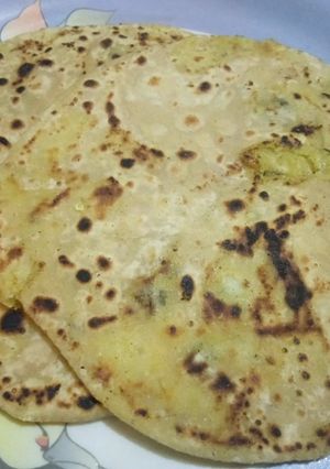 आलू का पराठा (Aloo Na Paratha Recipe In Hindi) रेसिपी मुख्य फोटो