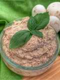Pesto di noci e funghi