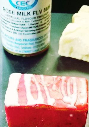रेड फ़ज (red fudge recipe in Hindi) रेसिपी मुख्य फोटो