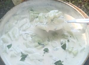 Une photo de Tzatziki de concombres