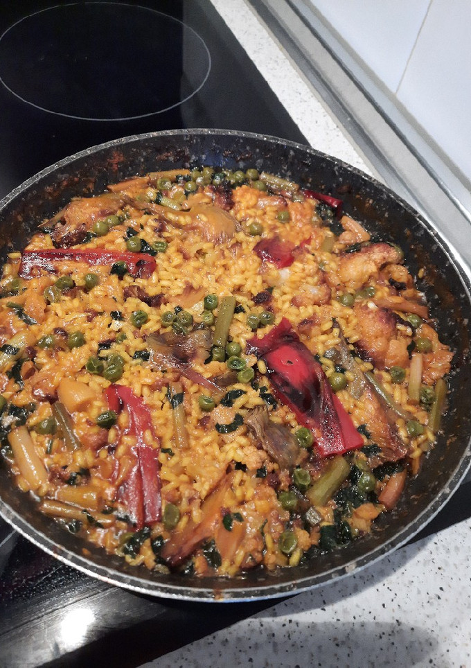 Una foto de Paella de coliflor y más verduras
