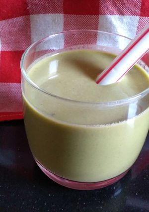 Spenótos smoothie recept fotója